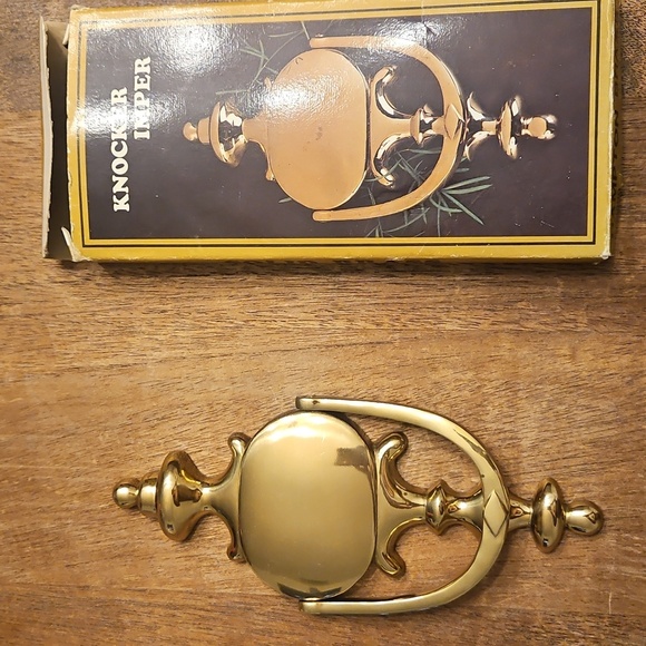 Hampton Gold Door Knocker - Picture 1 of 4